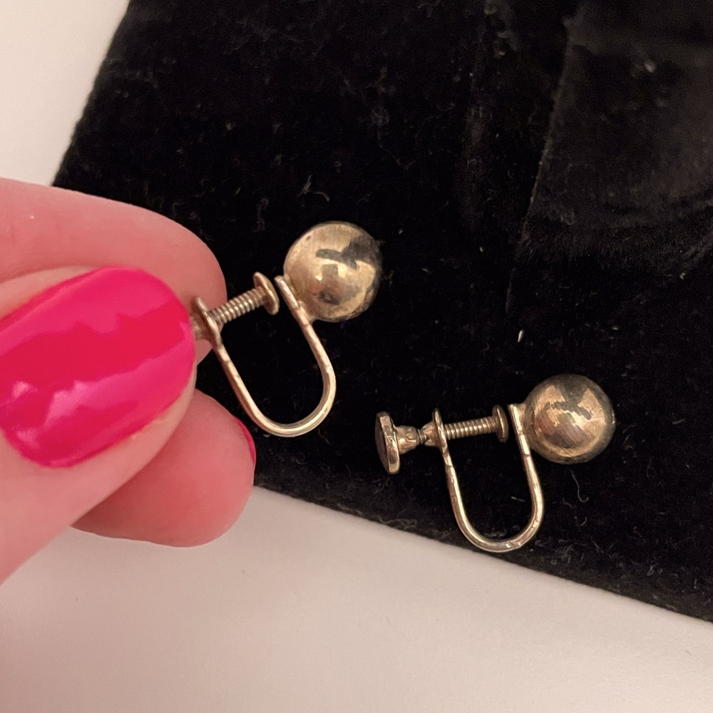 Vintage 40’s Gold Tone Preppy Classic Holiday Retro Screw Back Stud Earrings